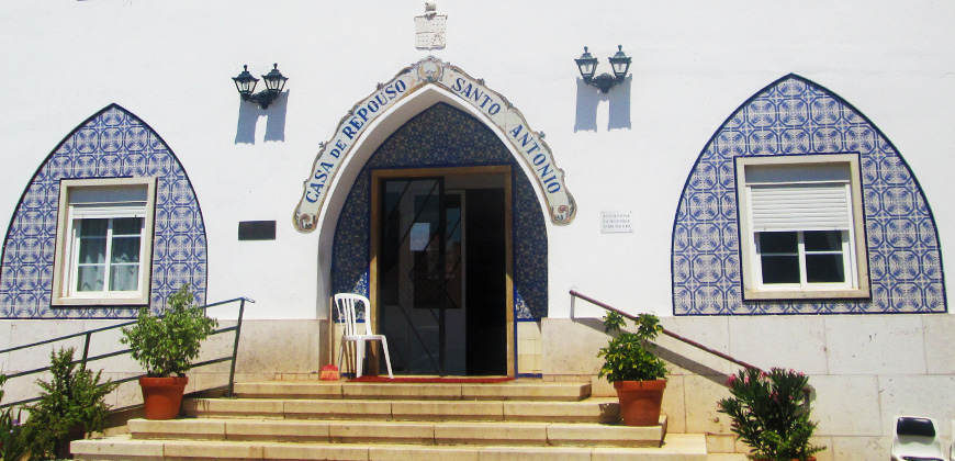 Entrada Principal - Casa de Repouso Santo António